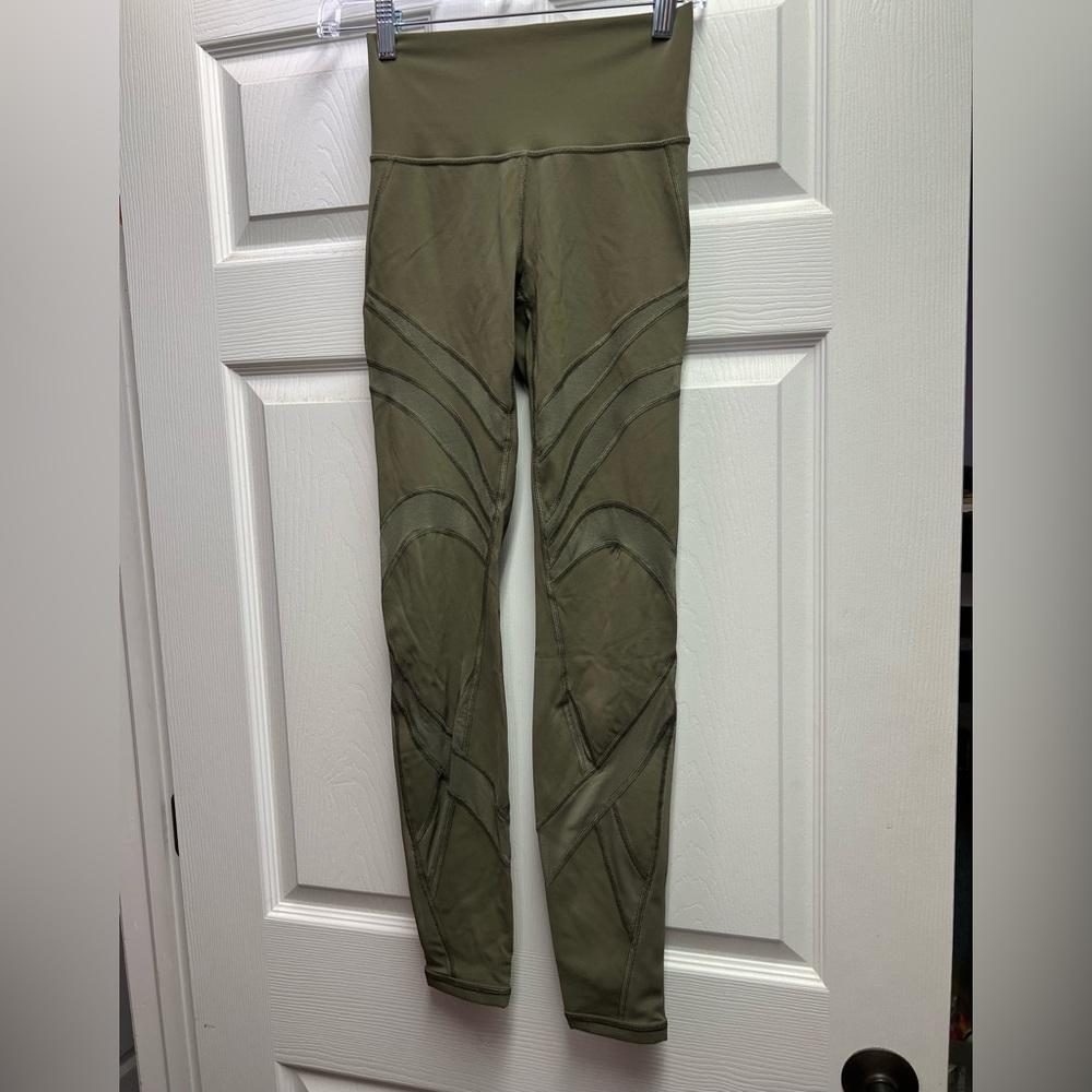 Lululemon wunder under with mesh green size 4 NWOT